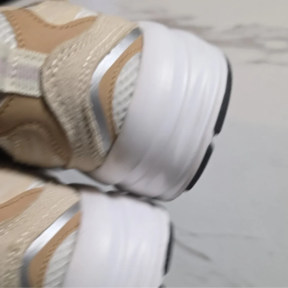Avia Beige/White Leather Low‎ Top Lace Up Women's Athletic Sneakers Odor Ctrl